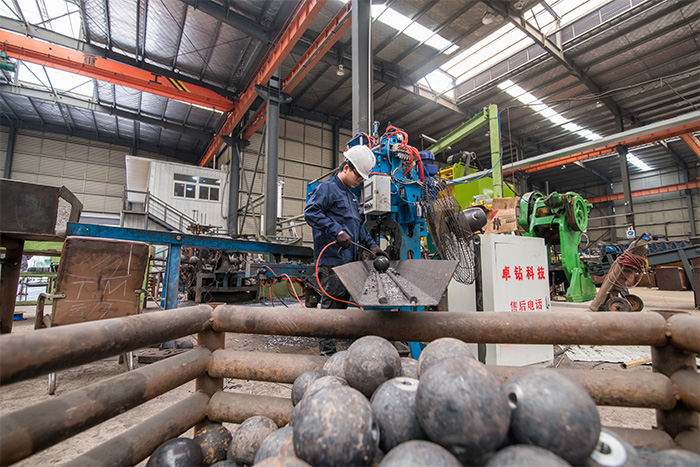 阆中网架配件-螺栓球加工车间